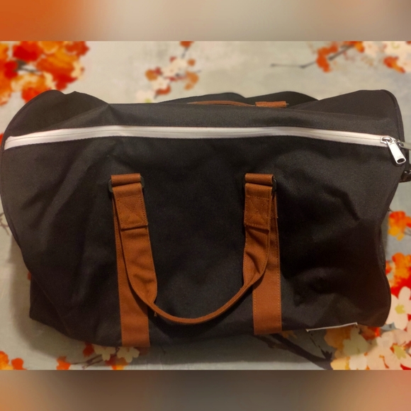 Herschel Ravine Duffel Bag - Picture 2 of 5